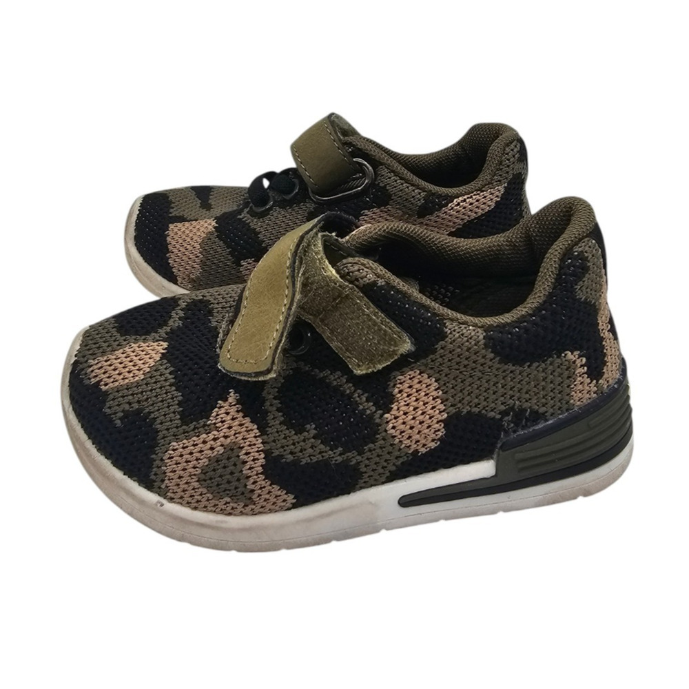 Oomphies Boys Toddler Sz 6 Wynn shoes in a camo pattern
